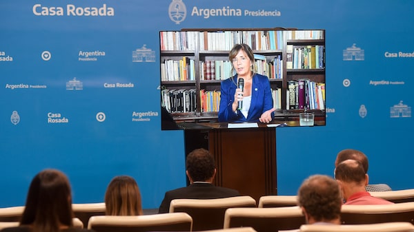 Tarifas de luz y gas: así serán los 3 niveles de ajuste tras el acuerdo con el FMI Tarifas de luz y gas: así serán los 3 niveles de ajuste tras el acuerdo con el FMI