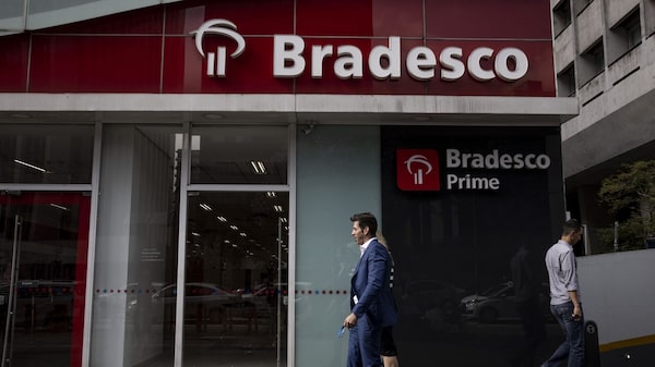 Bradesco quer contratar 16 na área de renda fixa para subir no ranking de emissões Bradesco quer contratar 16 na área de renda fixa para subir no ranking de emissões