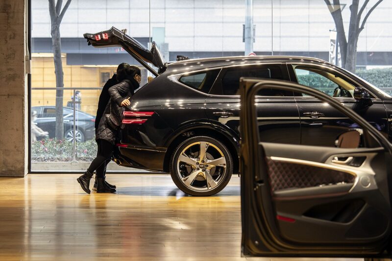 Sport utility vehicles have grown their market share from 29% to 35.3% in Mexico, becoming the main segment. Sport utility vehicles have grown their market share from 29% to 35.3% in Mexico, becoming the main segment.