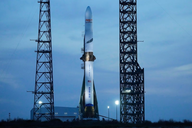 Blue Origin lanza el cohete New Glenn, pero sufre un problema al desplegar la nave. Blue Origin lanza el cohete New Glenn, pero sufre un problema al desplegar la nave.