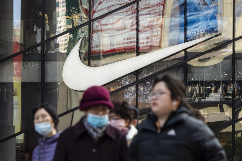 Una tienda de Nike Inc. en Shanghai, China, el jueves 10 de febrero de 2022. Fotógrafo: Qilai Shen/Bloomberg Una tienda de Nike Inc. en Shanghai, China, el jueves 10 de febrero de 2022. Fotógrafo: Qilai Shen/Bloomberg