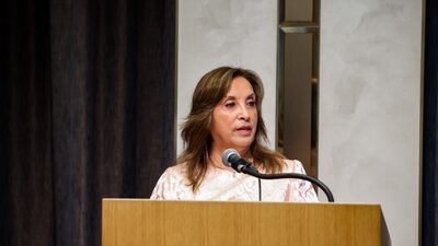 Justicia peruana ordena suspender investigaciones contra la presidenta Dina Boluarte Justicia peruana ordena suspender investigaciones contra la presidenta Dina Boluarte
