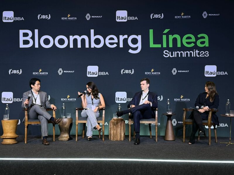 Painel sobre transformação digital no varejo reuniu executivos do grupo de luxo LVMH, Shein e Mercado Livre no Bloomberg Línea Summit Painel sobre transformação digital no varejo reuniu executivos do grupo de luxo LVMH, Shein e Mercado Livre no Bloomberg Línea Summit