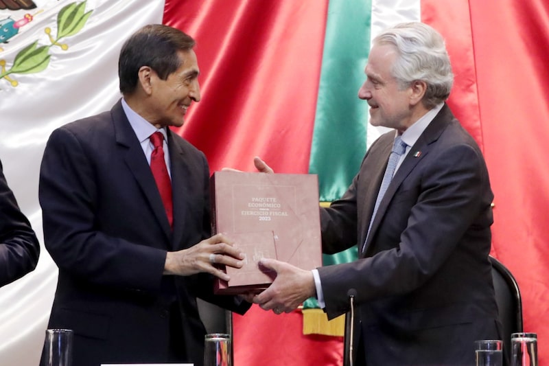 La Secretaría de Hacienda estima que la economía tendrá un crecimiento en un rango de entre 1,2% a 3% anual, siendo el estimado puntual de crecimiento el 3%. (Cortesía: Cámara de Diputados) La Secretaría de Hacienda estima que la economía tendrá un crecimiento en un rango de entre 1,2% a 3% anual, siendo el estimado puntual de crecimiento el 3%. (Cortesía: Cámara de Diputados)