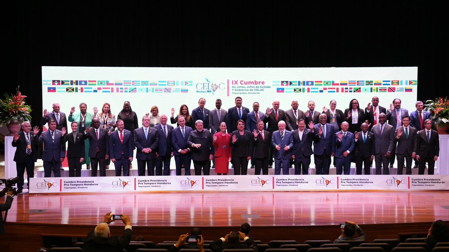 Foto familiar de la IX Cumbre de la Comunidad de Estados Latinoamericanos y Caribeños (Celac), el 9 de abril de 2025. Foto familiar de la IX Cumbre de la Comunidad de Estados Latinoamericanos y Caribeños (Celac), el 9 de abril de 2025.