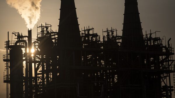 El petróleo anota pérdida semanal; se intensifican temores por la demanda El petróleo anota pérdida semanal; se intensifican temores por la demanda