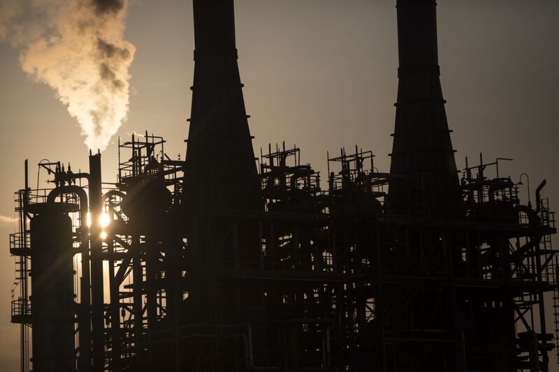 Atardecer en la refinería de Ecopetrol Barrancabermeja en Barrancabermeja, Colombia, el martes 15 de febrero de 2022. Fotógrafo: Ivan Valencia/Bloomberg Atardecer en la refinería de Ecopetrol Barrancabermeja en Barrancabermeja, Colombia, el martes 15 de febrero de 2022. Fotógrafo: Ivan Valencia/Bloomberg