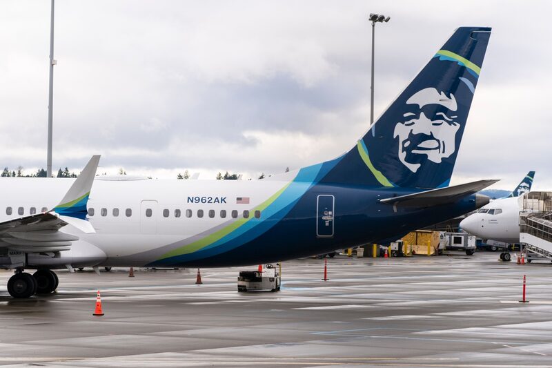 Un avión Boeing 737 Max-9 de Alaska Airlines en tierra en el Aeropuerto Internacional de Seattle-Tacoma (SEA) en Seattle, Washington, EE.UU., el sábado 6 de enero de 2024. Fotógrafo: David Ryder/Bloomberg Un avión Boeing 737 Max-9 de Alaska Airlines en tierra en el Aeropuerto Internacional de Seattle-Tacoma (SEA) en Seattle, Washington, EE.UU., el sábado 6 de enero de 2024. Fotógrafo: David Ryder/Bloomberg