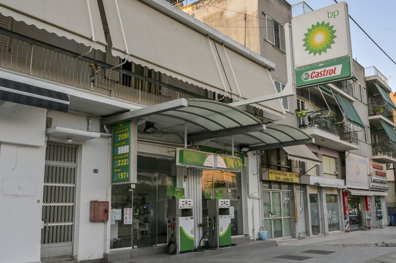 A marca Castrol atende a clientes em mais de 150 países nos setores automotivo, marítimo, industrial, aeroespacial e de produção de energia A marca Castrol atende a clientes em mais de 150 países nos setores automotivo, marítimo, industrial, aeroespacial e de produção de energia