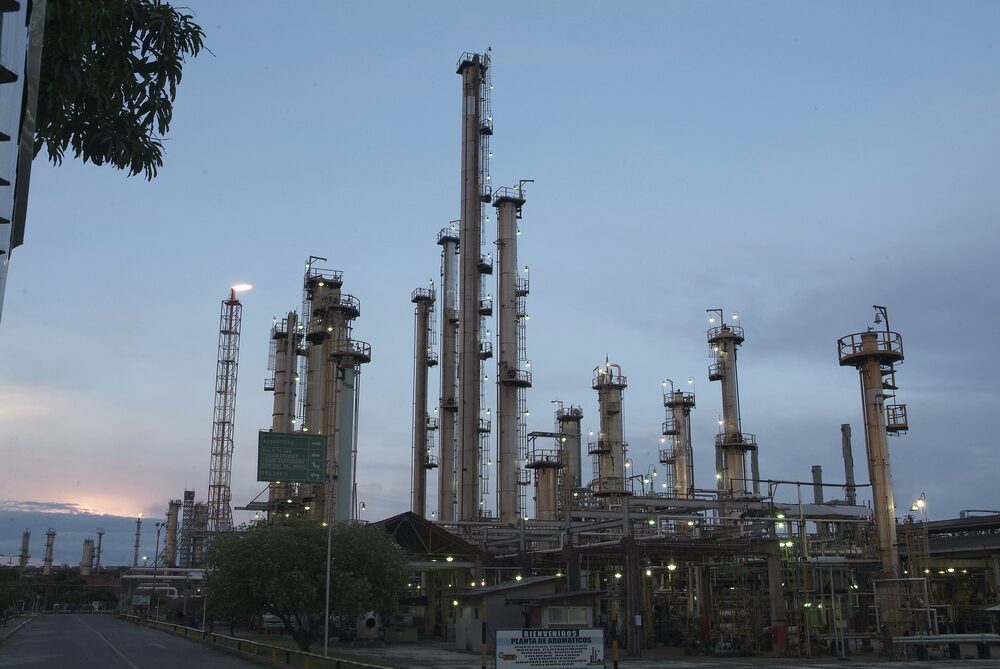 Ecopetrol realizó el pago al Ministerio de Hacienda y Crédito Público de $14,23 billones por la totalidad de las acciones de Interconexión Eléctrica S.A. (ISA) a razón de $25.000 por acción. Ecopetrol realizó el pago al Ministerio de Hacienda y Crédito Público de $14,23 billones por la totalidad de las acciones de Interconexión Eléctrica S.A. (ISA) a razón de $25.000 por acción.