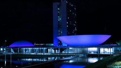 Proposta que altera teto avança na Câmara após disparada do dólar e juros Proposta que altera teto avança na Câmara após disparada do dólar e juros