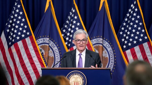 Powell de la Fed, listo para apoyar el mercado laboral, incluso si eso significa una inflación persistente Powell de la Fed, listo para apoyar el mercado laboral, incluso si eso significa una inflación persistente