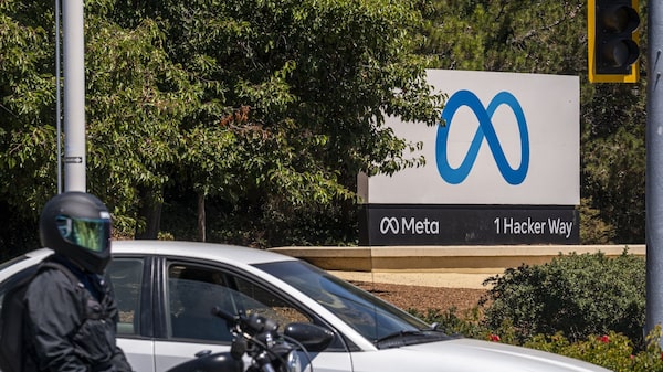 Meta inicia demissões de 8 mil funcionários enquanto amplia aposta em IA Meta inicia demissões de 8 mil funcionários enquanto amplia aposta em IA