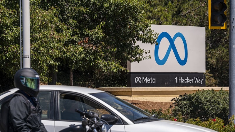 23 mil empregos na mira: Meta e Microsoft preparam cortes com aumento de custos em IA 23 mil empregos na mira: Meta e Microsoft preparam cortes com aumento de custos em IA