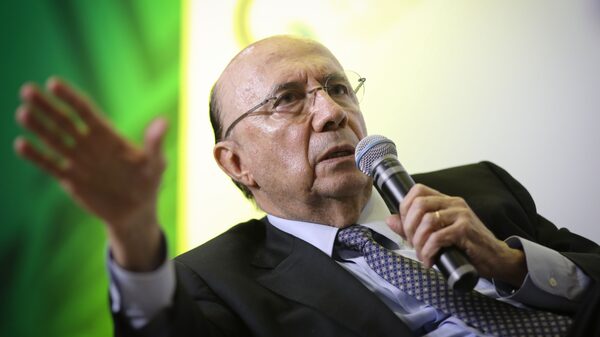 Mercado avalia que Meirelles seria opção ‘menos assustadora’ para a Fazenda Mercado avalia que Meirelles seria opção ‘menos assustadora’ para a Fazenda
