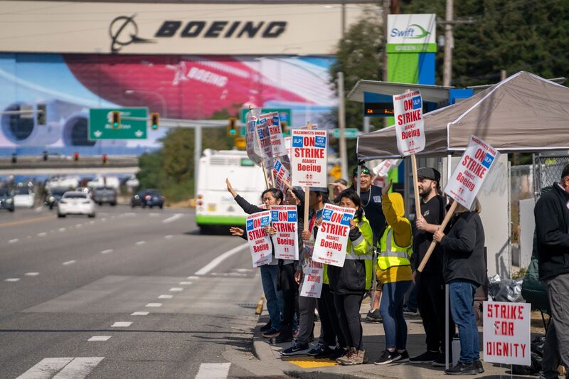 Boeing ha perdido un 40% de su valor este año, el segundo peor comportamiento entre los miembros del Promedio Industrial Dow Jones. Boeing ha perdido un 40% de su valor este año, el segundo peor comportamiento entre los miembros del Promedio Industrial Dow Jones.