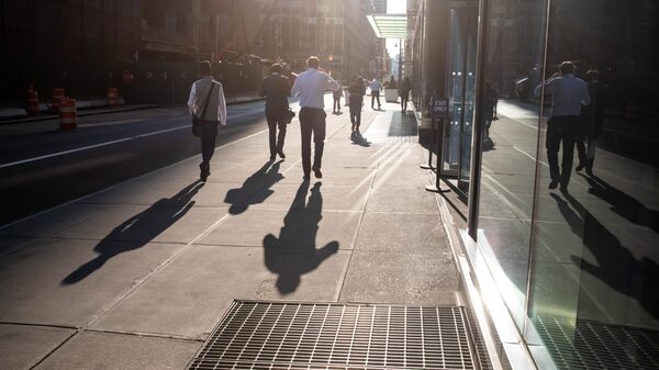 Curva global de rendimiento de bonos se invierte por primera vez en al menos 20 años Curva global de rendimiento de bonos se invierte por primera vez en al menos 20 años