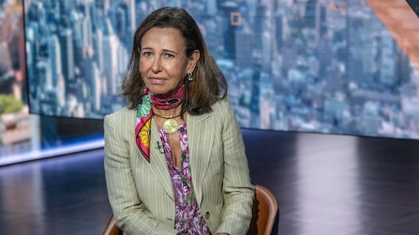 Ana Botín, do Santander, afirma que excesso de regulamentação equivale a imposto Ana Botín, do Santander, afirma que excesso de regulamentação equivale a imposto
