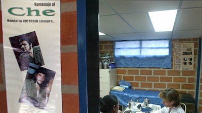 Éxodo de médicos cubanos agrava crisis de salud en Venezuela: presión de EE.UU. acelera salidas Éxodo de médicos cubanos agrava crisis de salud en Venezuela: presión de EE.UU. acelera salidas
