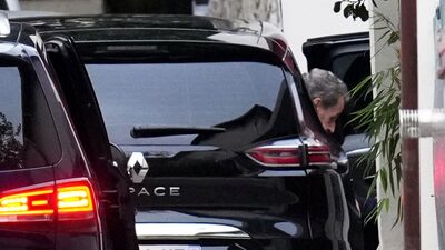 Sarkozy, en libertad tras solo 20 días de cárcel por conspiración Sarkozy, en libertad tras solo 20 días de cárcel por conspiración