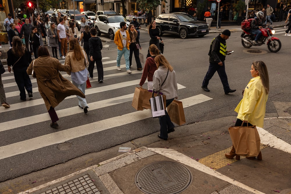 Shoppers Ahead Of Brazil Retail Sales Figures Release Shoppers Ahead Of Brazil Retail Sales Figures Release