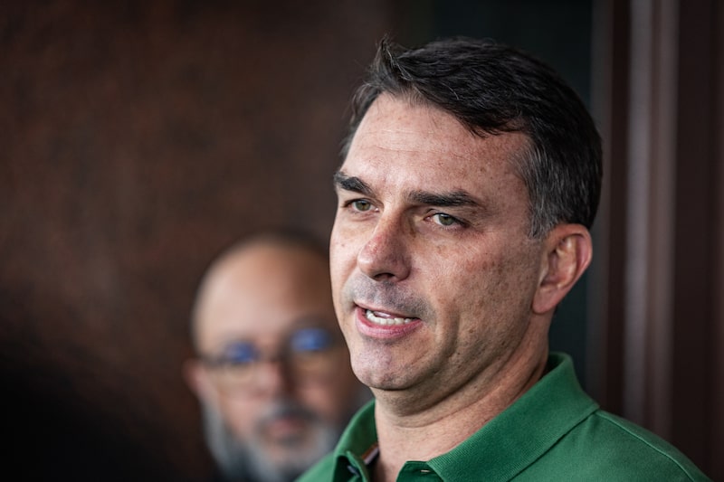 El senador Flavio Bolsonaro, hijo del expresidente brasileño Jair Bolsonaro. Foto: Arthur Menescal/Bloomberg. El senador Flavio Bolsonaro, hijo del expresidente brasileño Jair Bolsonaro. Foto: Arthur Menescal/Bloomberg.