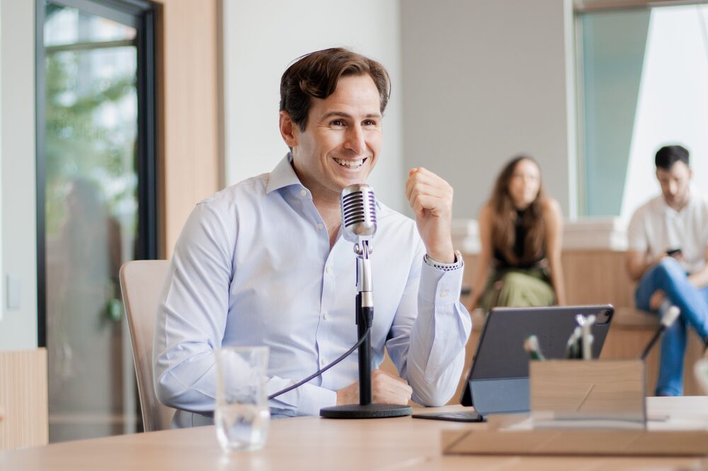 Federico Goyret, sócio e CMO da Jive Investments, no estúdio para podcast que a gestora abriu em São Paulo Federico Goyret, sócio e CMO da Jive Investments, no estúdio para podcast que a gestora abriu em São Paulo