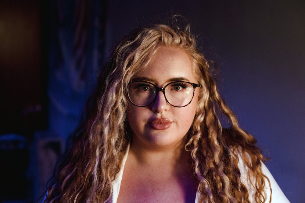 Gwen Adora Gwen Adora