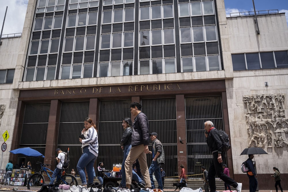 El Banco Central de Colombia decidió dejar estables las tasas de interés en su reunión del viernes pasado. El Banco Central de Colombia decidió dejar estables las tasas de interés en su reunión del viernes pasado.