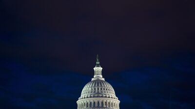 Democratas desafiam a história e mantêm controle do Senado americano Democratas desafiam a história e mantêm controle do Senado americano