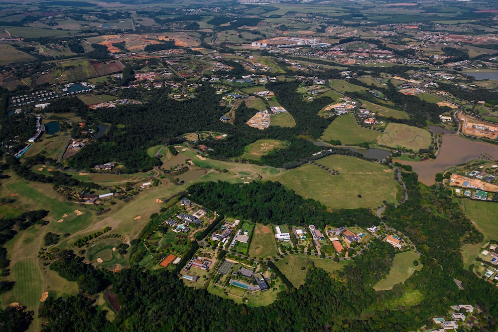 Vista aérea do Complexo Boa Vista, da JHSF, em Porto Feliz (SP): condomínio para os ultrarricos, com campo de golfe e mansões, ocupa área equivalente a quase metade de Manhattan, a 100 km da capital ( Vista aérea do Complexo Boa Vista, da JHSF, em Porto Feliz (SP): condomínio para os ultrarricos, com campo de golfe e mansões, ocupa área equivalente a quase metade de Manhattan, a 100 km da capital (