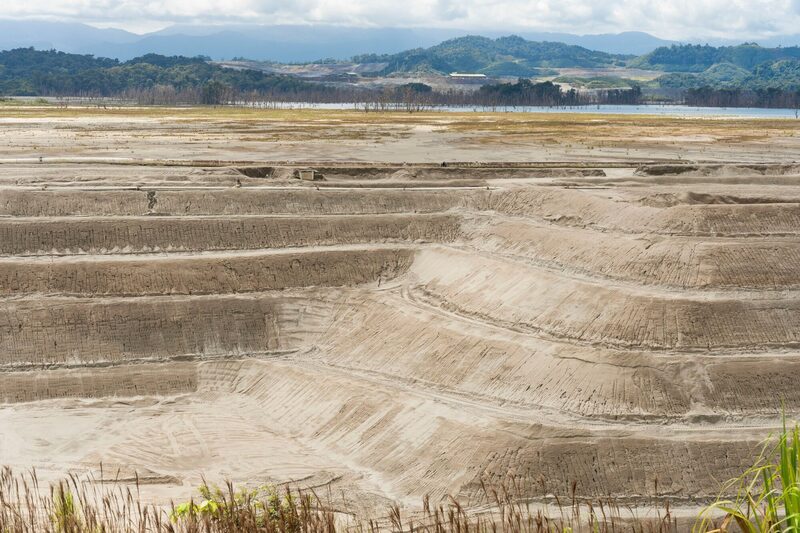 First Quantum se ha retirado de sus casos de arbitraje contra Panamá en un intento de facilitar la reapertura de las conversaciones. First Quantum se ha retirado de sus casos de arbitraje contra Panamá en un intento de facilitar la reapertura de las conversaciones.