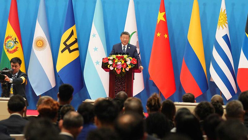 El presidente chino, Xi Jinping, declaró su apoyo a que los países latinoamericanos y caribeños rechacen las interferencias externas. El presidente chino, Xi Jinping, declaró su apoyo a que los países latinoamericanos y caribeños rechacen las interferencias externas.