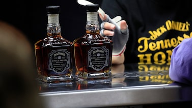 Pernod Ricard avalia aquisição da Brown-Forman, dona do Jack Daniel’s, dizem fontes Pernod Ricard avalia aquisição da Brown-Forman, dona do Jack Daniel’s, dizem fontes