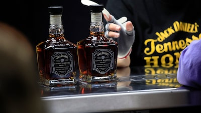 Pernod Ricard avalia aquisição da Brown-Forman, dona do Jack Daniel’s, dizem fontes Pernod Ricard avalia aquisição da Brown-Forman, dona do Jack Daniel’s, dizem fontes