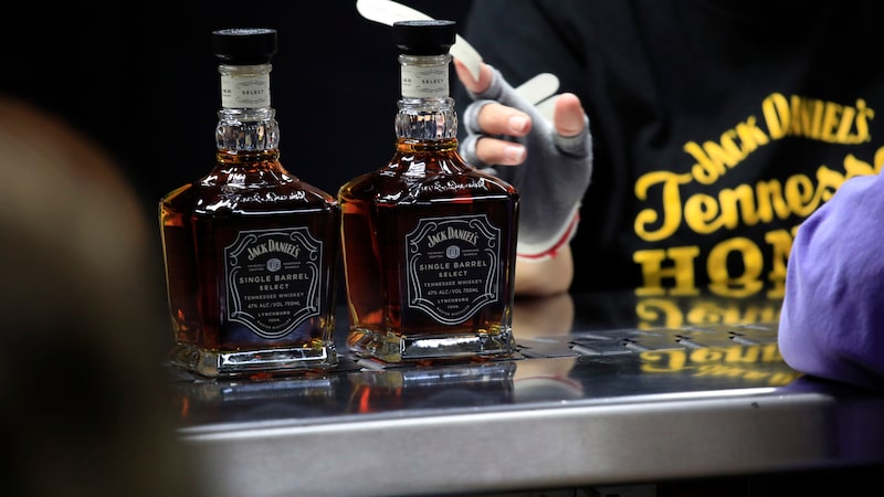 Pernod Ricard e Brown-Forman negociam fusão bilionária de gigantes de bebidas alcoólicas Pernod Ricard e Brown-Forman negociam fusão bilionária de gigantes de bebidas alcoólicas