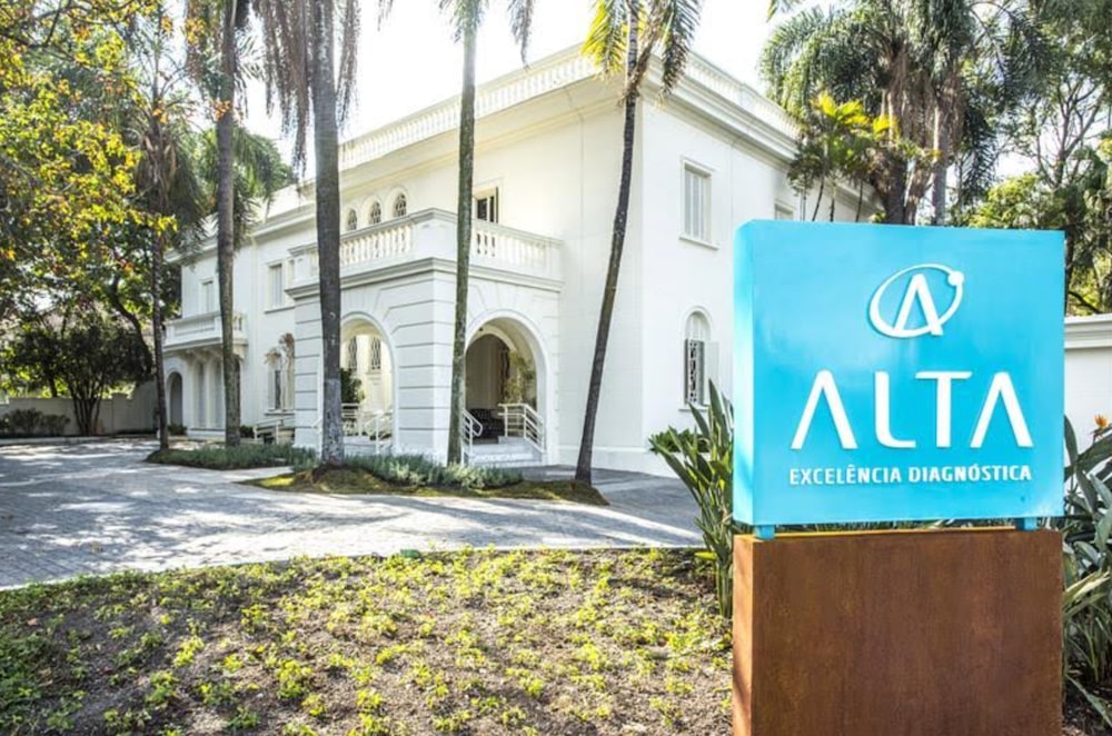 lta Diagnósticos, uma das mais de 40 marcas da Dasa no Brasil, ao lado de Lavoisier, Delboni, Pasteur e Salomão Zoppi lta Diagnósticos, uma das mais de 40 marcas da Dasa no Brasil, ao lado de Lavoisier, Delboni, Pasteur e Salomão Zoppi