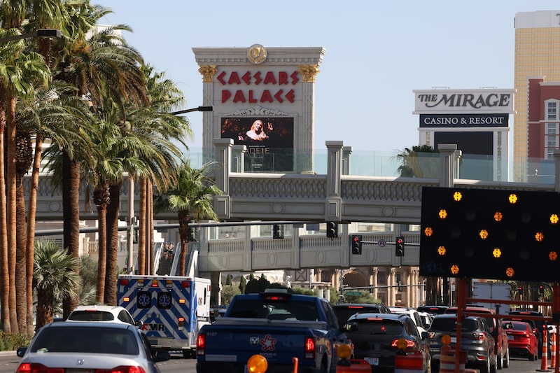 Carl Icahn Builds Sizable Stake in Casino Group Caesars Carl Icahn Builds Sizable Stake in Casino Group Caesars