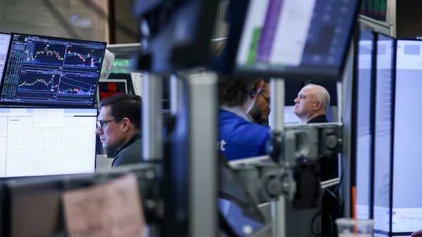 Acciones de EE.UU. superan al resto del mundo mientras la guerra en Medio Oriente se prolonga Acciones de EE.UU. superan al resto del mundo mientras la guerra en Medio Oriente se prolonga