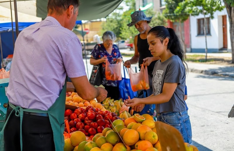 Ferias libres en Santiago, el 6 de octubre de 2025. Ferias libres en Santiago, el 6 de octubre de 2025.