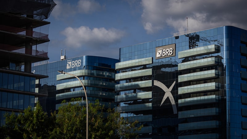 Acionistas do BRB aprovam aumento de capital de R$ 8,8 bilhões após perdas com Master Acionistas do BRB aprovam aumento de capital de R$ 8,8 bilhões após perdas com Master