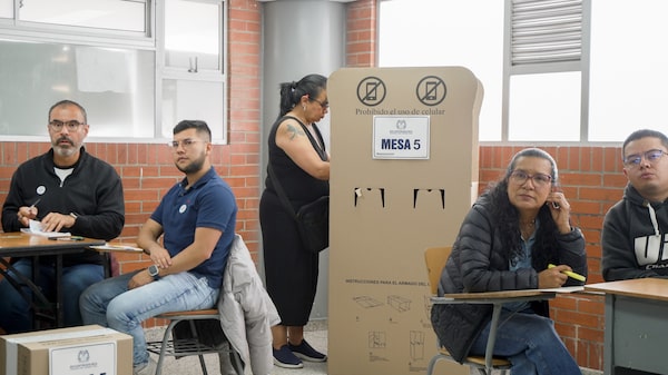 Votação na Colômbia gera euforia no mercado, que vê 80% de chance de vitória da direita Votação na Colômbia gera euforia no mercado, que vê 80% de chance de vitória da direita