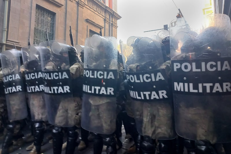 Intento de golpe de Estado en Bolivia. Intento de golpe de Estado en Bolivia.