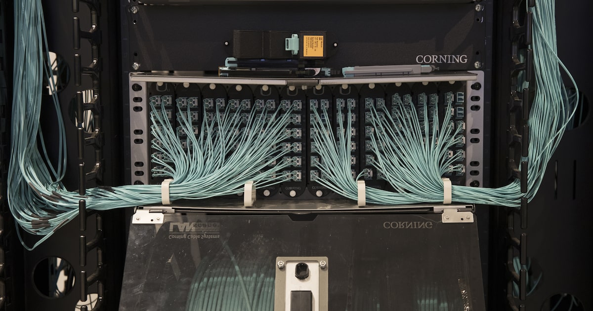 Alianza Nvidia-Corning impulsa demanda de fibra óptica en IA