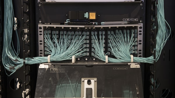Corning se dispara en Wall Street: por qué Nvidia apuesta por su fibra óptica para IA Corning se dispara en Wall Street: por qué Nvidia apuesta por su fibra óptica para IA