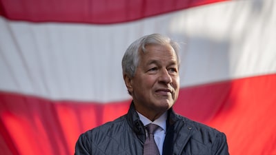 Trump processa JPMorgan e Dimon em US$ 5 bilhões por suposta discriminação Trump processa JPMorgan e Dimon em US$ 5 bilhões por suposta discriminação