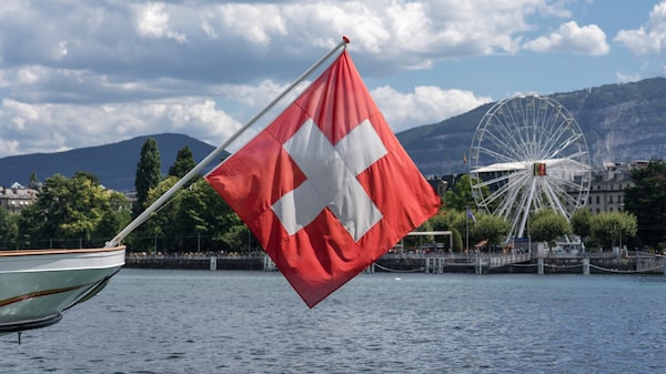 Diputados suizos solicitan una pesquisa por reloj Rolex y lingote de oro entregados a Trump Diputados suizos solicitan una pesquisa por reloj Rolex y lingote de oro entregados a Trump