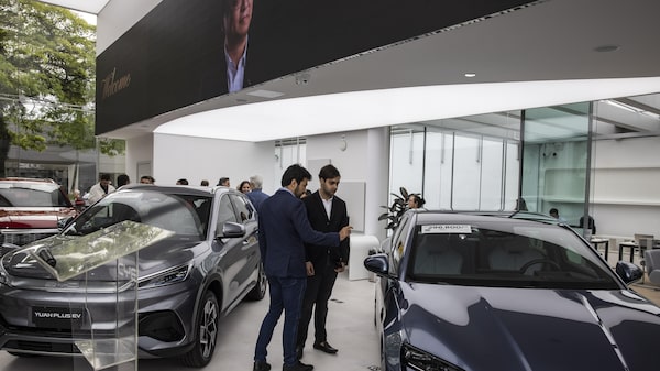 Com avanço impulsionado pela BYD, concessionárias ampliam projeção de vendas para o ano Com avanço impulsionado pela BYD, concessionárias ampliam projeção de vendas para o ano