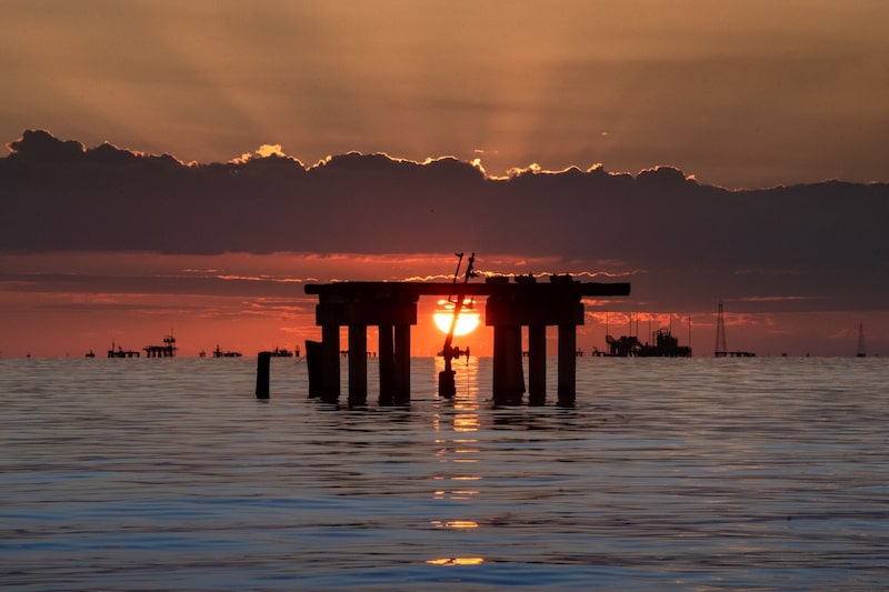 Una plataforma petrolífera en ruinas en el lago Maracaibo, en Cabimas Venezuela. Una plataforma petrolífera en ruinas en el lago Maracaibo, en Cabimas Venezuela.