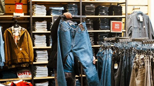 De parceria com Nike ao jeans clássico: o plano da Levi’s para driblar as tarifas De parceria com Nike ao jeans clássico: o plano da Levi’s para driblar as tarifas